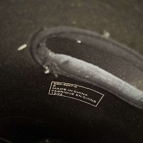 Perhaps the most comfortable rain boots I’ve ever had. Super easy to pull on. - Picture 5 of 7